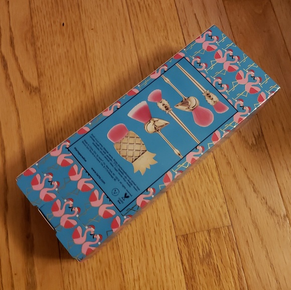 Tarte Let's Flamingle Makeup Brushes - Picture 4 of 4